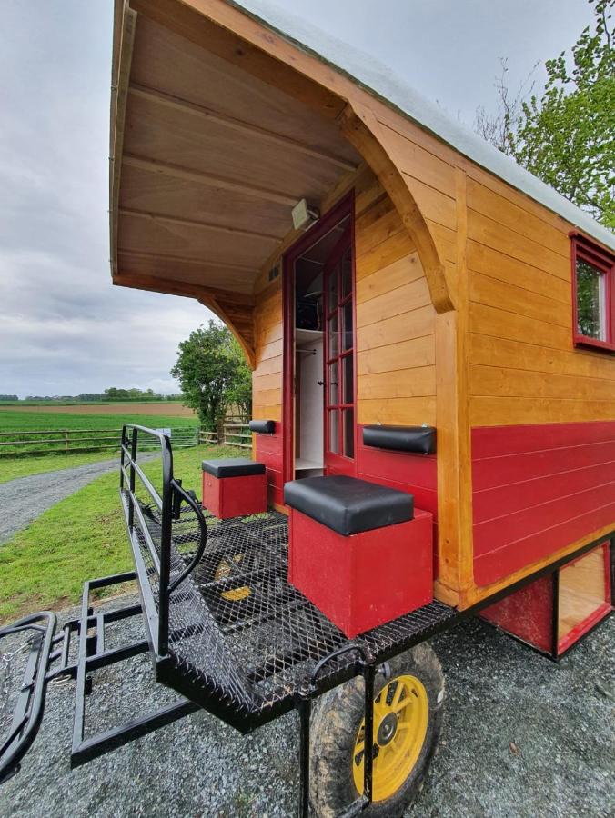 Veritable Roulotte Hippomobile "La Bailleul" Mentheville Eksteriør bilde