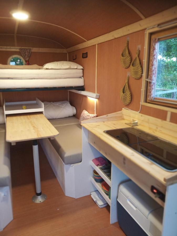 Veritable Roulotte Hippomobile "La Bailleul" Mentheville Eksteriør bilde